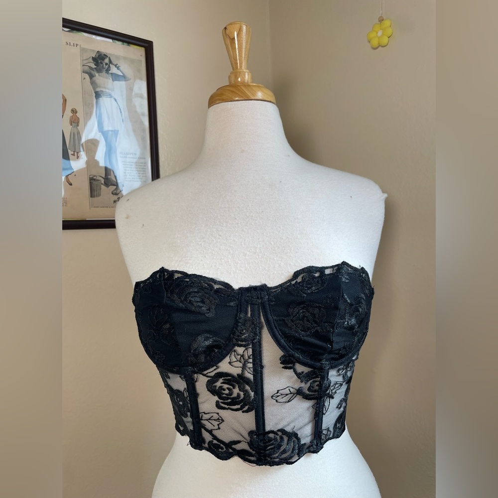 Corset-style lace bustier tube top